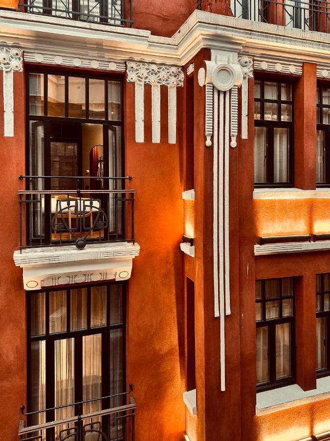 Ruz Hotels 伊斯坦布尔 外观 照片 The windows of the hotel